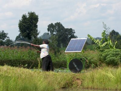 Irrigating with solar a farmer in Kitale Kenya 1024x768 1